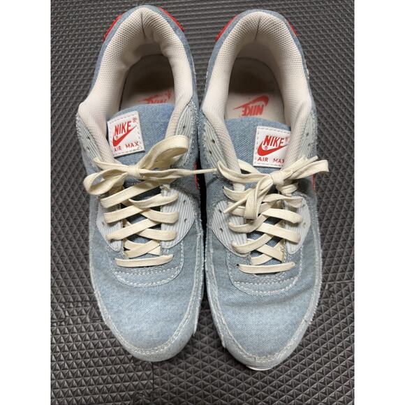 Athletic_Shoes